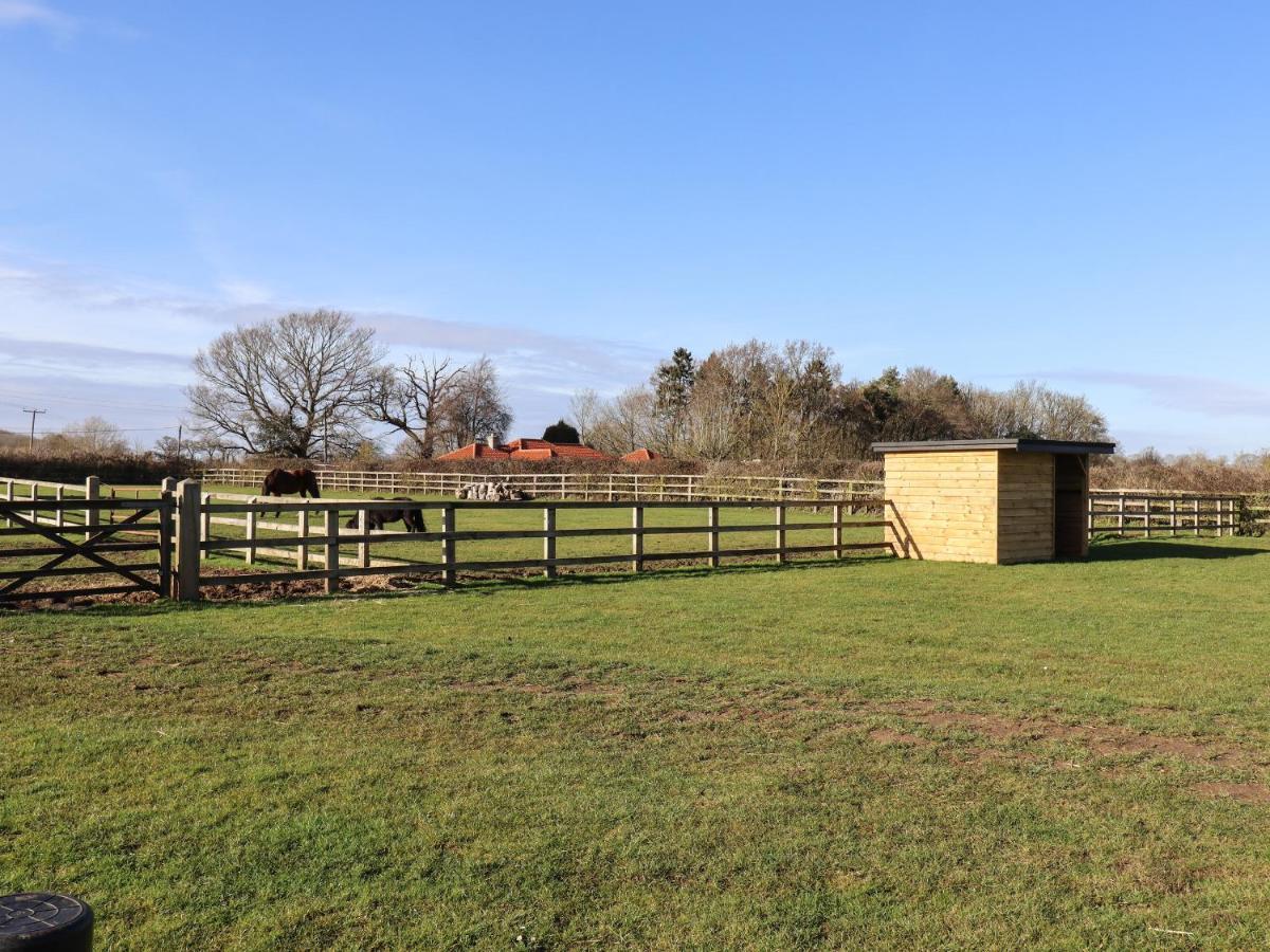 Grange Barn Villa Hessett Bagian luar foto